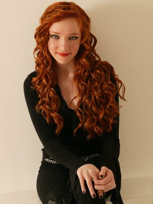 Scarlett Pomers