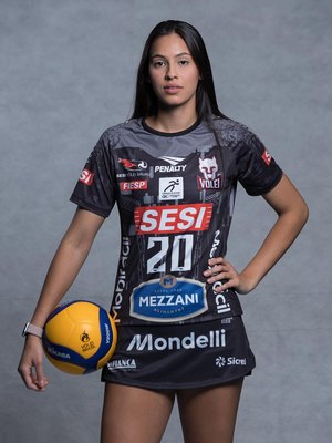 Thays Oliveira