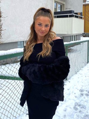 Zoe Collins