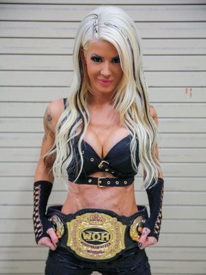 Angelina Love (Wrestler)