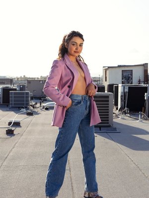 Ariela Barer
