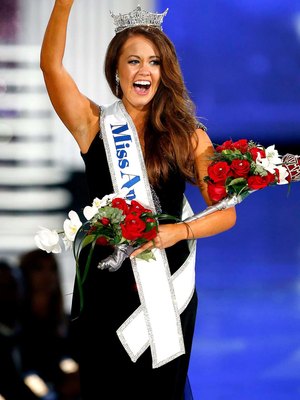 Cara Mund