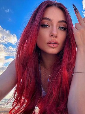 Elle Lovely
