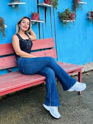 Emine Apik