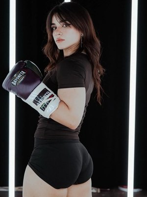 Alana Flores