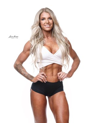 Julia Marie (Fitness)