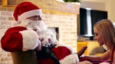 Santa is fucking two bauty babes