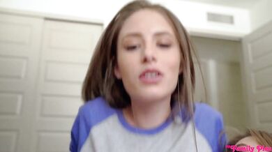 Two teen chicks got fucked in threesome