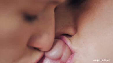 Stacy Cruz and Holly Molly enjoy great threesome sex