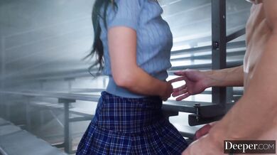 Anal-obsessed Asteria Jade gets her tight star fucked raw and stretched out by Parker.