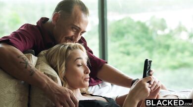 Jason’s huge BBC relentlessly guts Kelly Collins while her cuckold husband watches every thrust