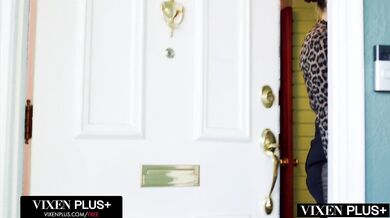 Horny MILF Lexi gives in to a confident stud