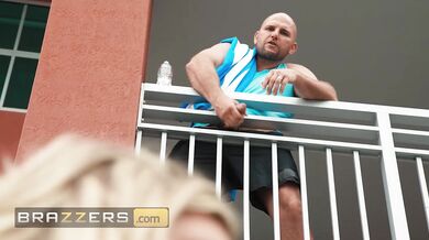 Kayley Gunner and Kona Jade trade juices before JMac steps in to shred them both