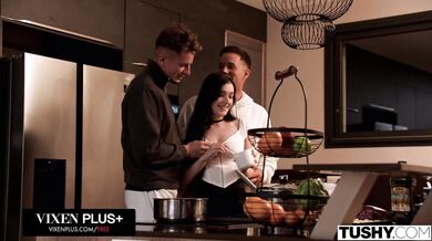 Naughty baddie Britney Dutch gets double penetrated by two thick cocks in a hardcore 3way