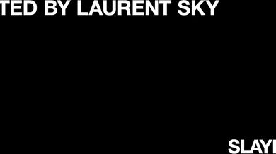 Selena Love gets a face full of pleasure as Ameena Green explodes during their session