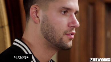 Sexy principal Ellie turns a disciplinary meeting into a hardcore fuckfest on her desk